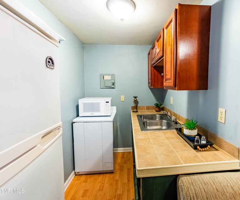 Photo #34: 261 Eedmont Court