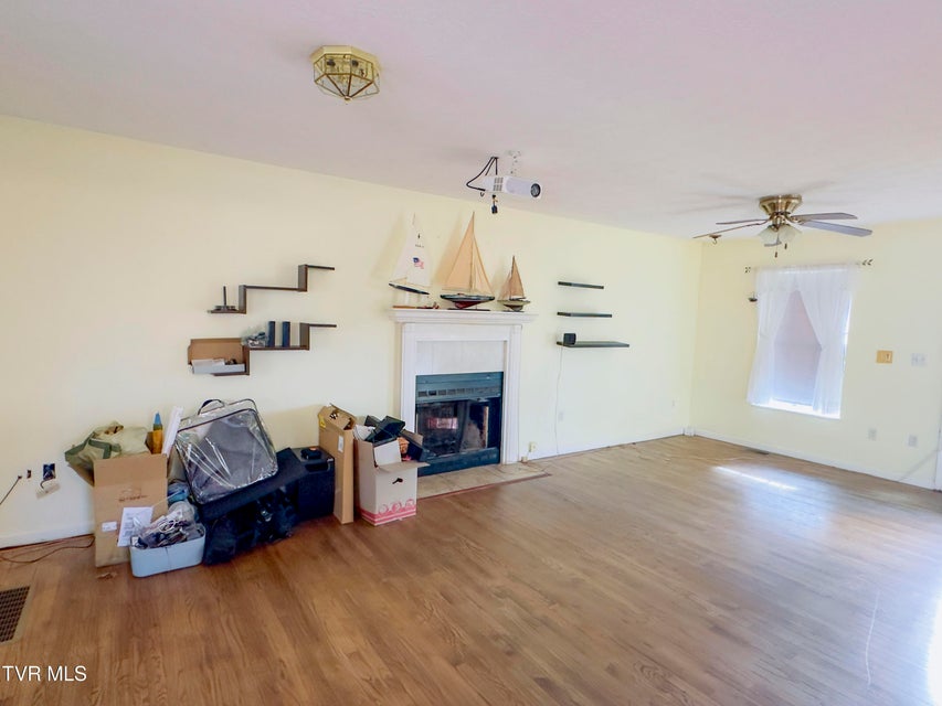 Photo #5: 978 Beechwood Drive