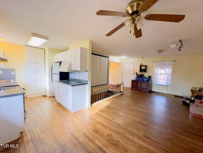 Photo #10: 978 Beechwood Drive