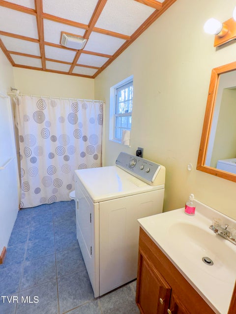 Photo #15: 978 Beechwood Drive