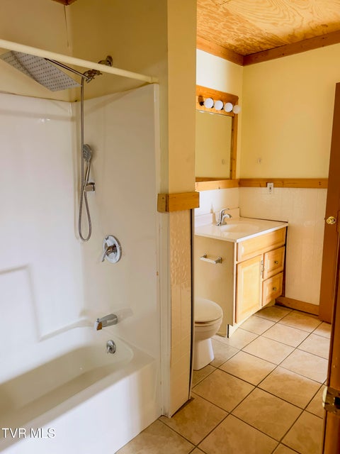 Photo #25: 978 Beechwood Drive