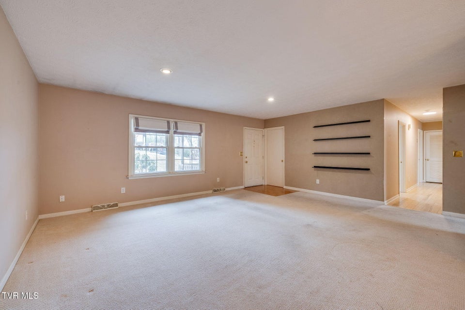 Photo #7: 2809 Oak Cliff Court