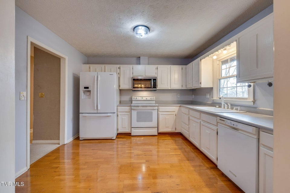 Photo #10: 2809 Oak Cliff Court