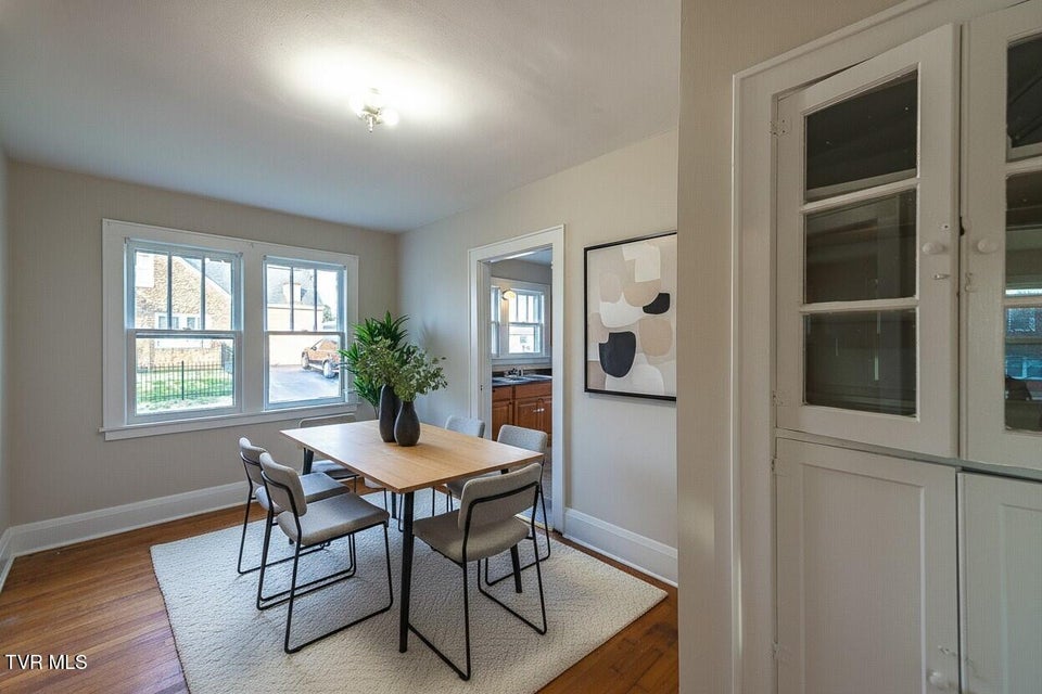 Photo #4: 1601 Edgemont Avenue