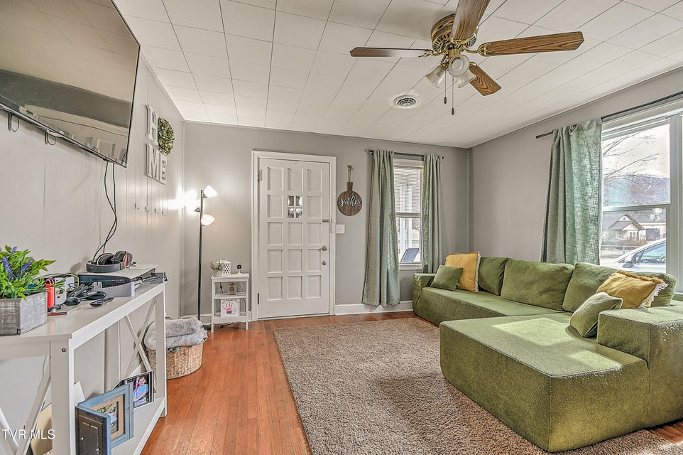 Photo #3: 2632 Pearl Street