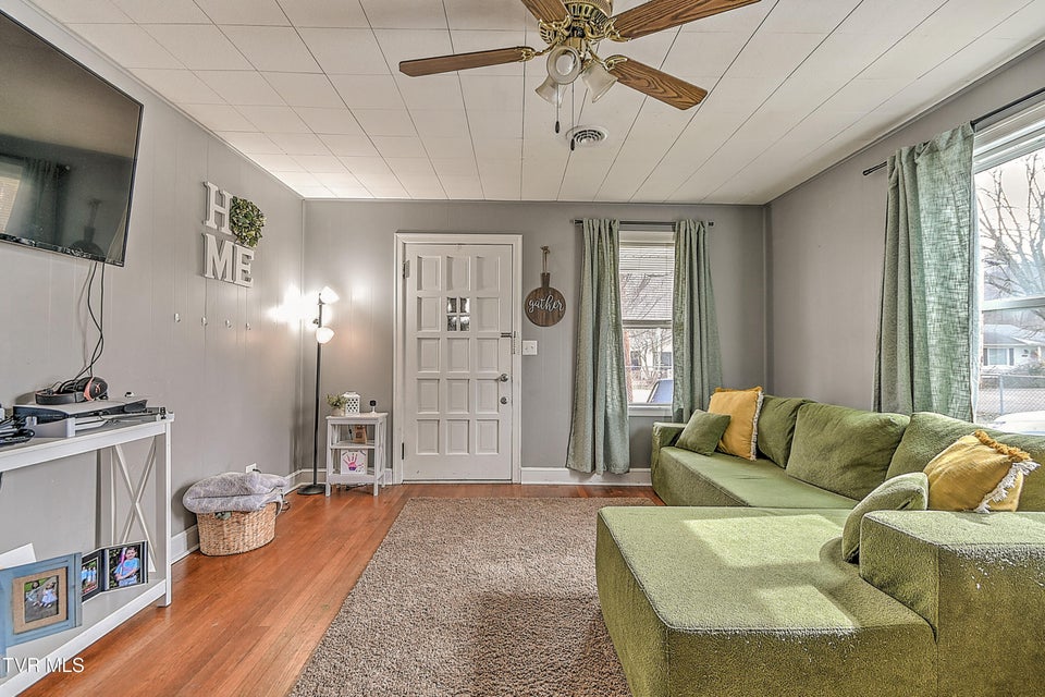 Photo #4: 2632 Pearl Street