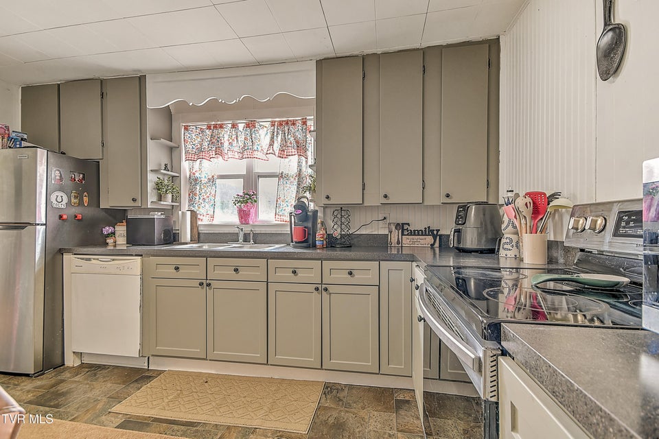 Photo #19: 2632 Pearl Street