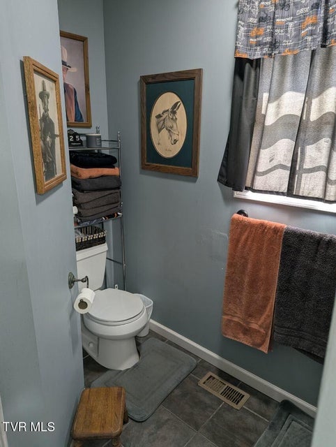 Photo #12: 210 Falconview Drive