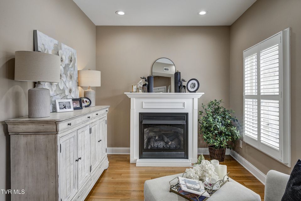 Photo #7: 266 Westshore Pointe 