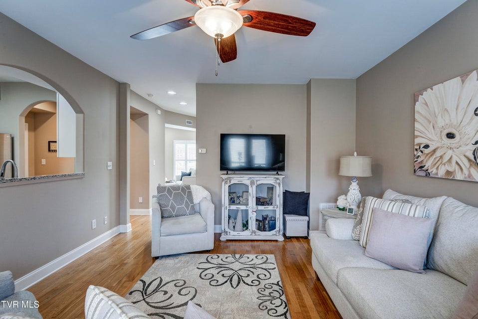 Photo #12: 266 Westshore Pointe 