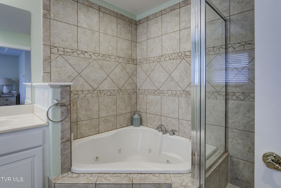 Photo #30: 266 Westshore Pointe 