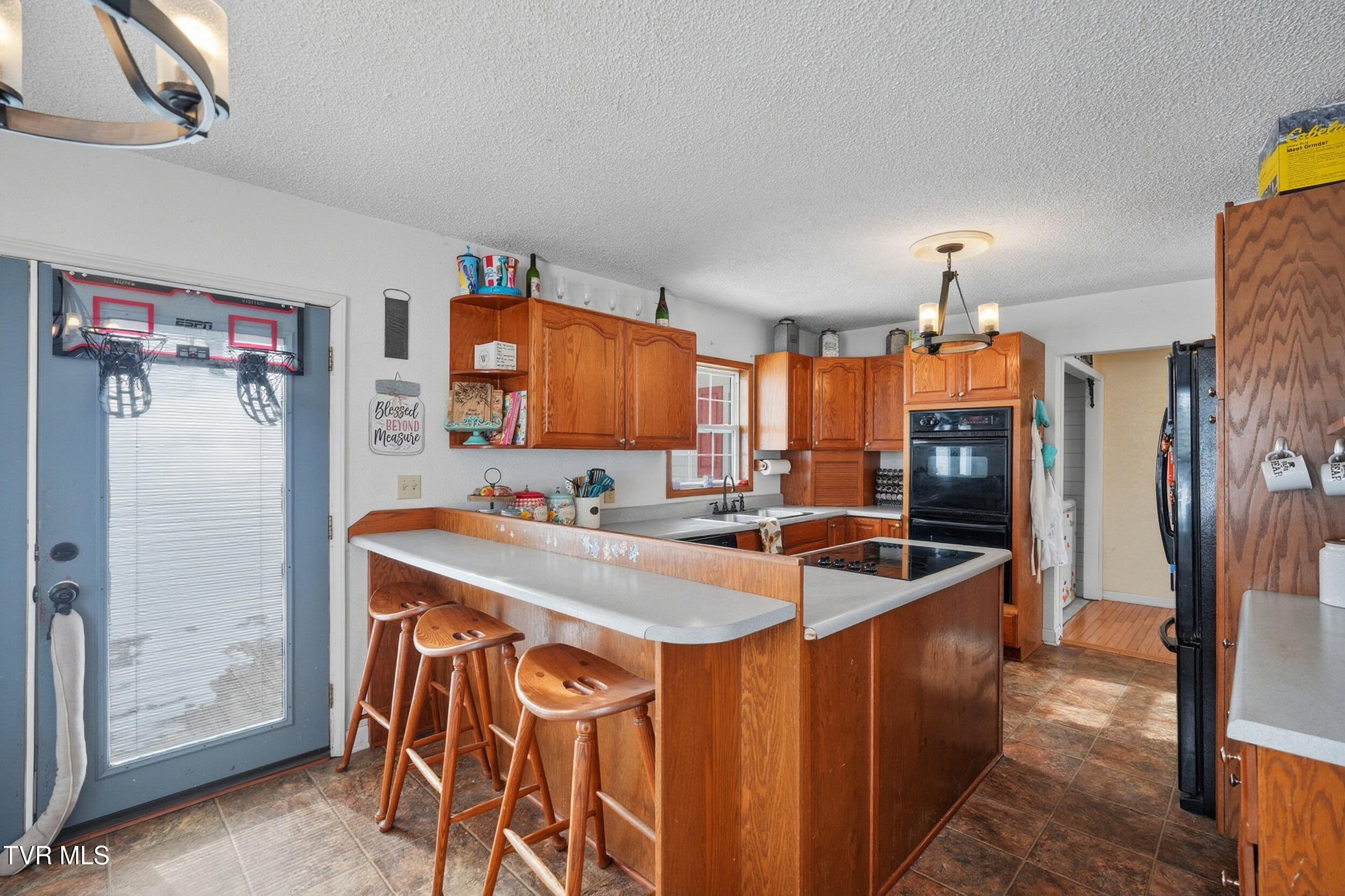 Photo #8: 117 Middle Avenue