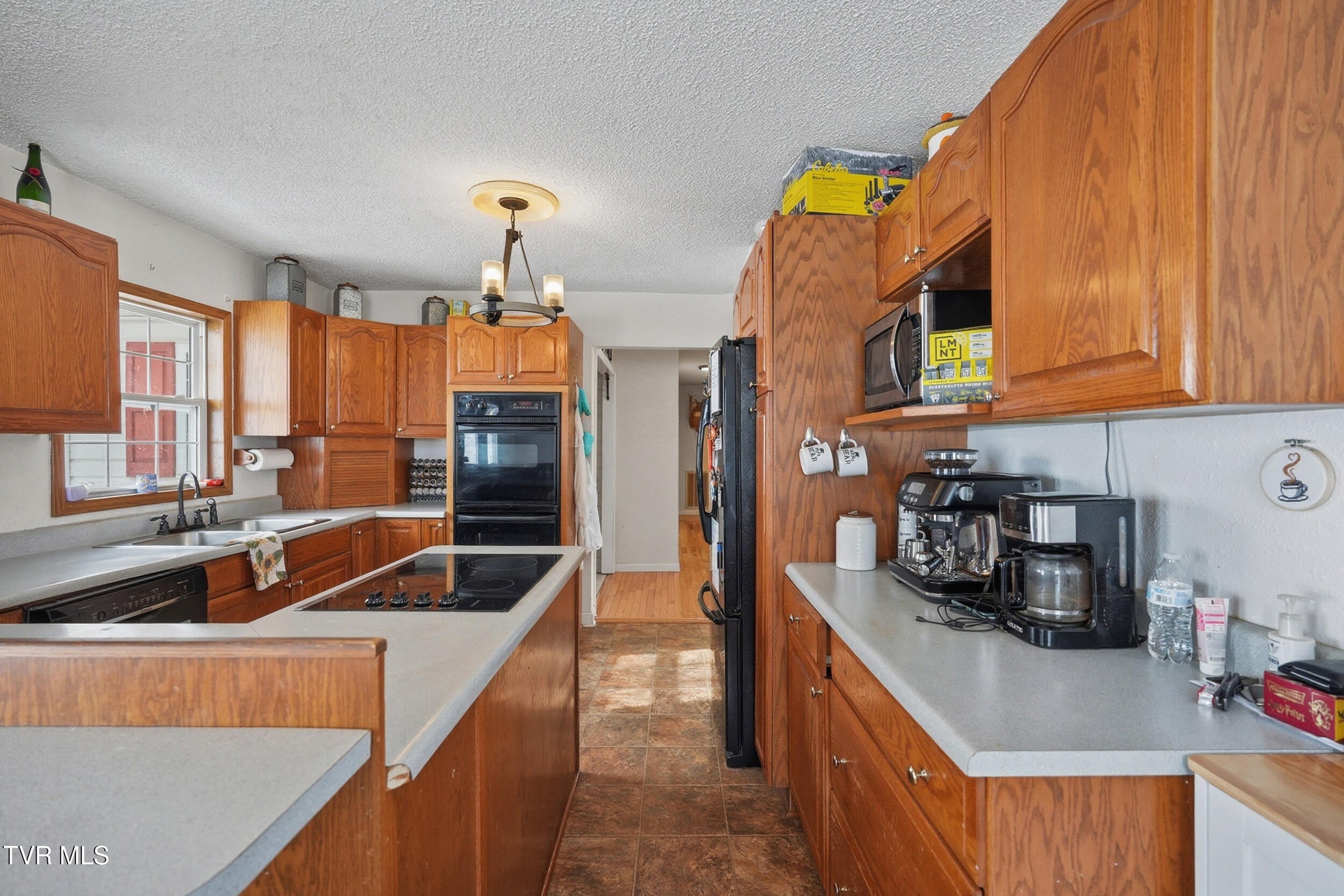 Photo #10: 117 Middle Avenue