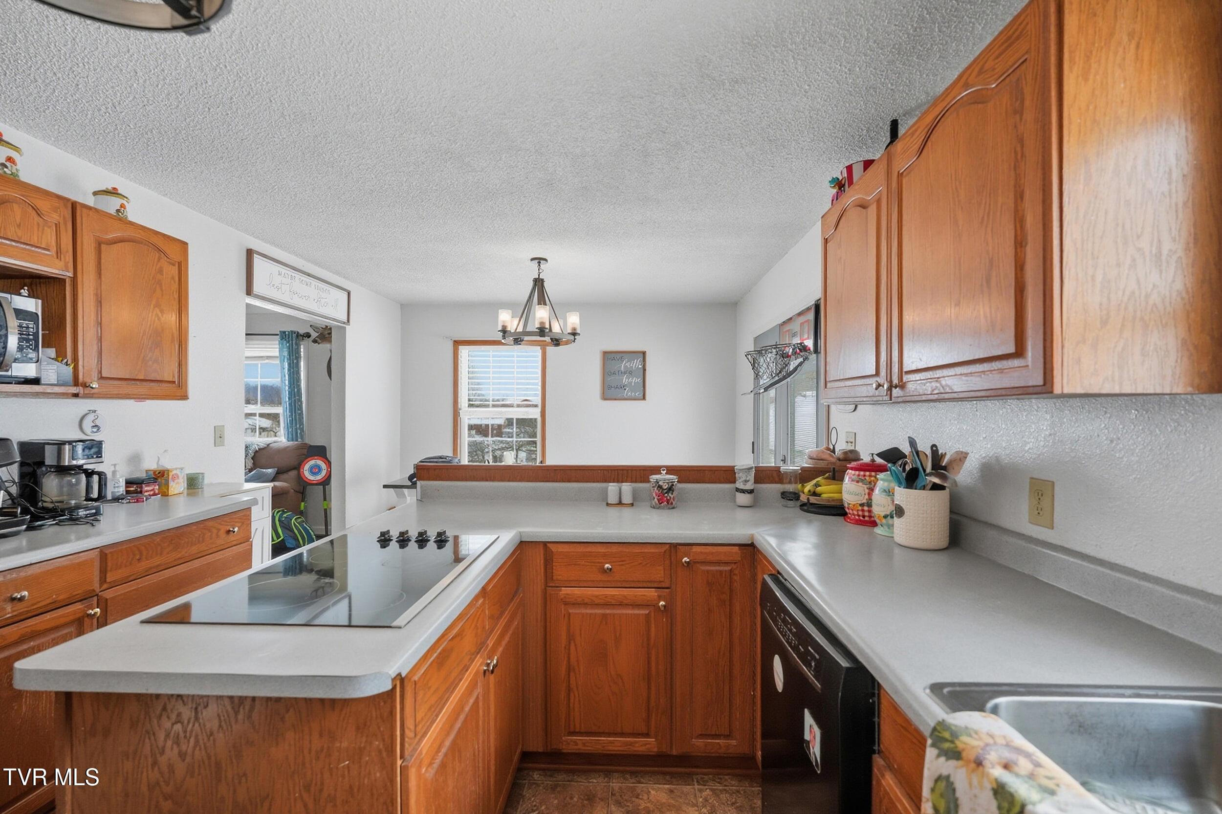 Photo #12: 117 Middle Avenue