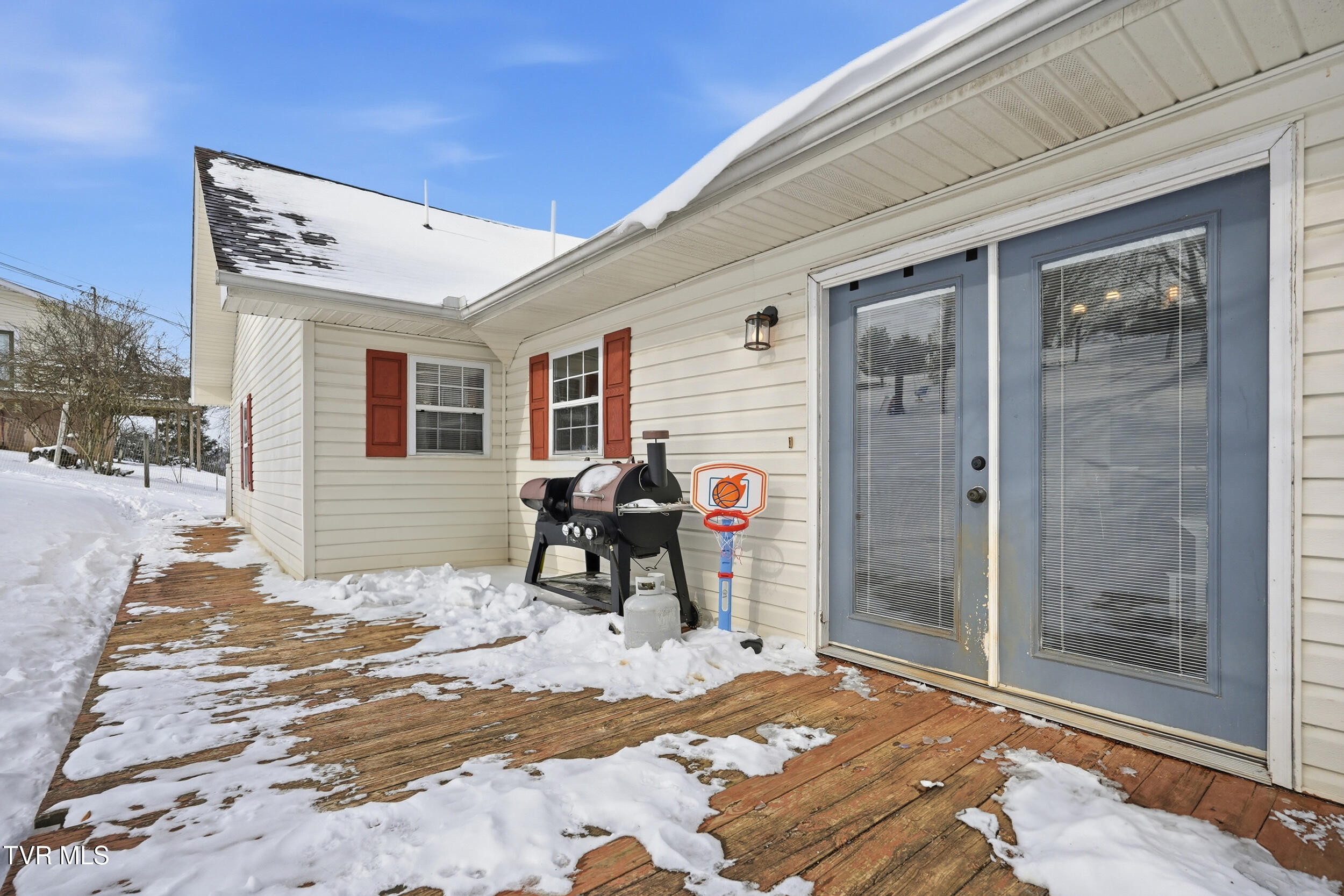 Photo #6: 117 Middle Avenue