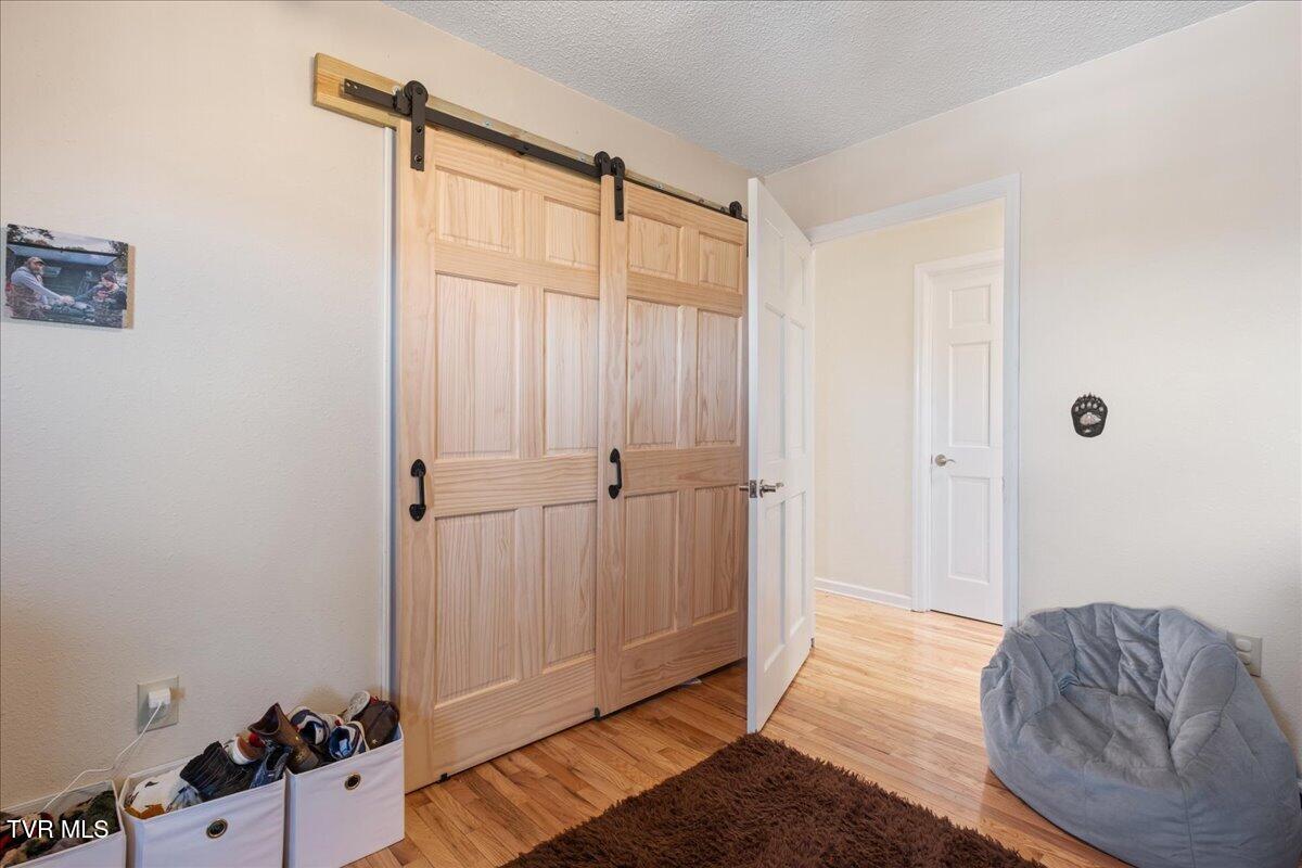 Photo #18: 117 Middle Avenue