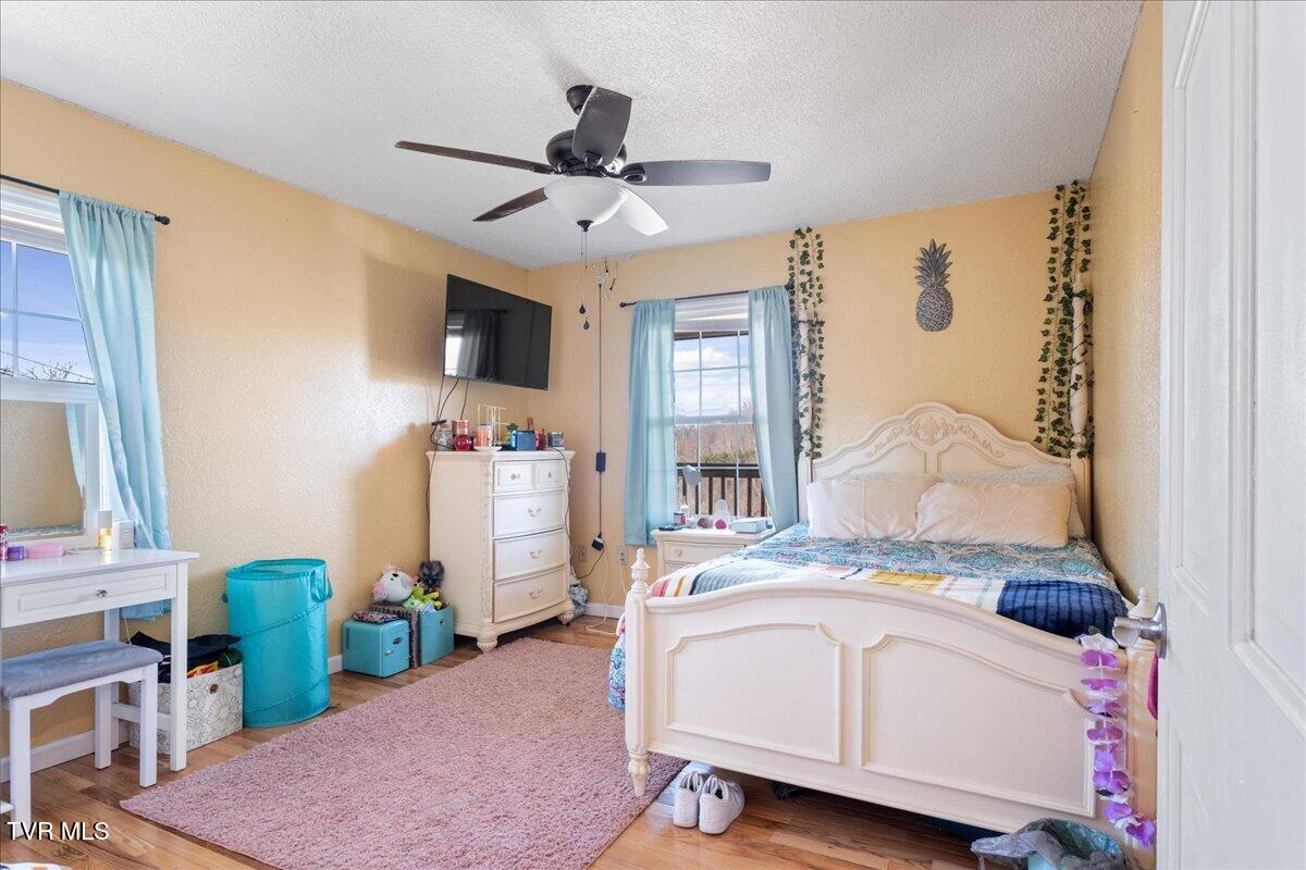 Photo #19: 117 Middle Avenue