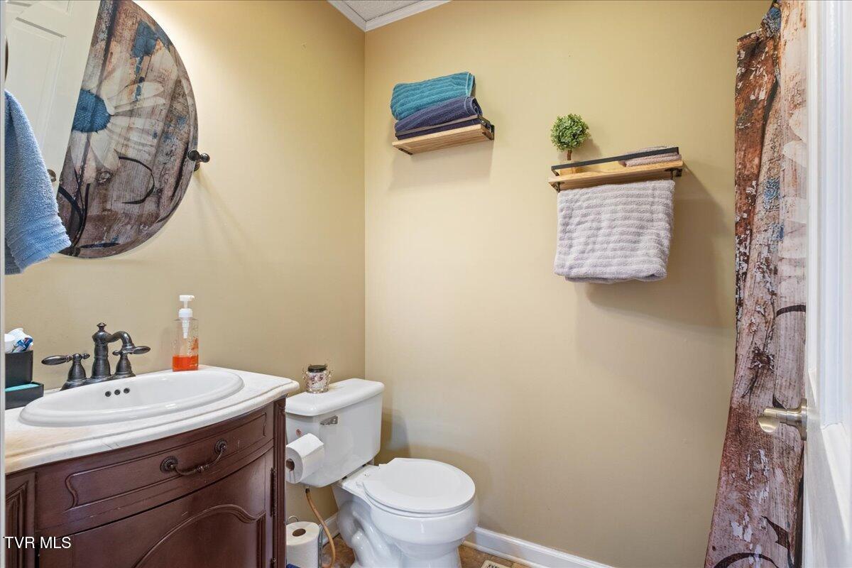 Photo #21: 117 Middle Avenue