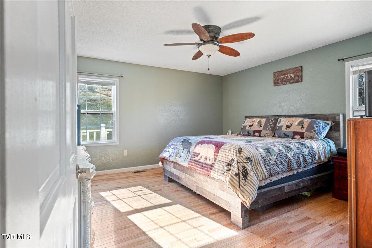 Photo #23: 117 Middle Avenue