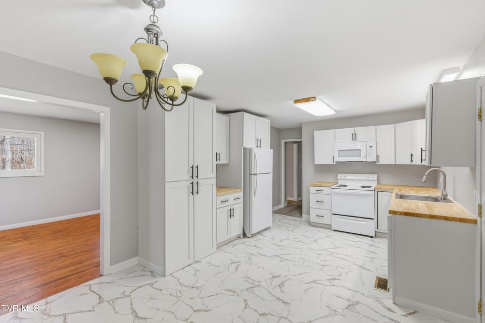 Photo #10: 344 Rockingham Road