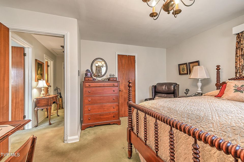 Photo #36: 204 Exeter Lane