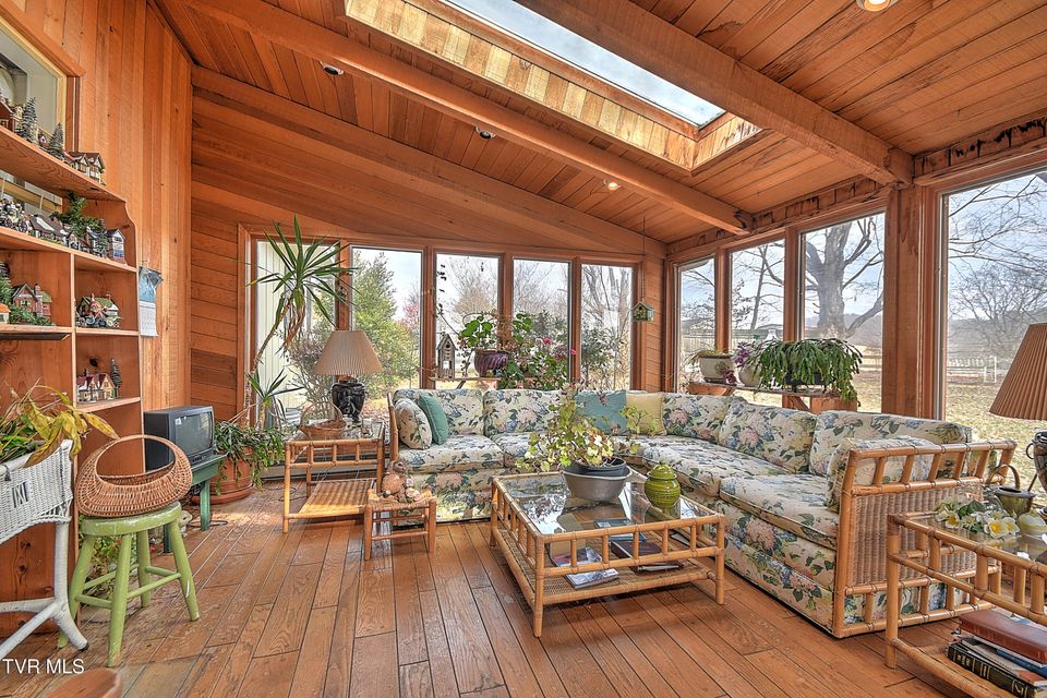 Photo #13: 204 Exeter Lane