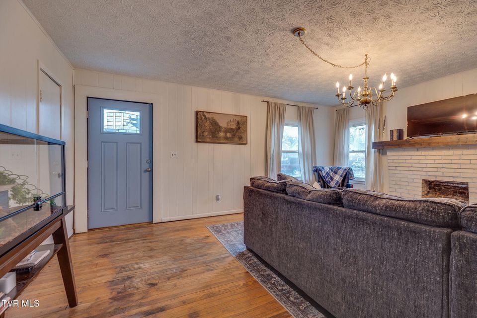 Photo #28: 1802 Washington Avenue