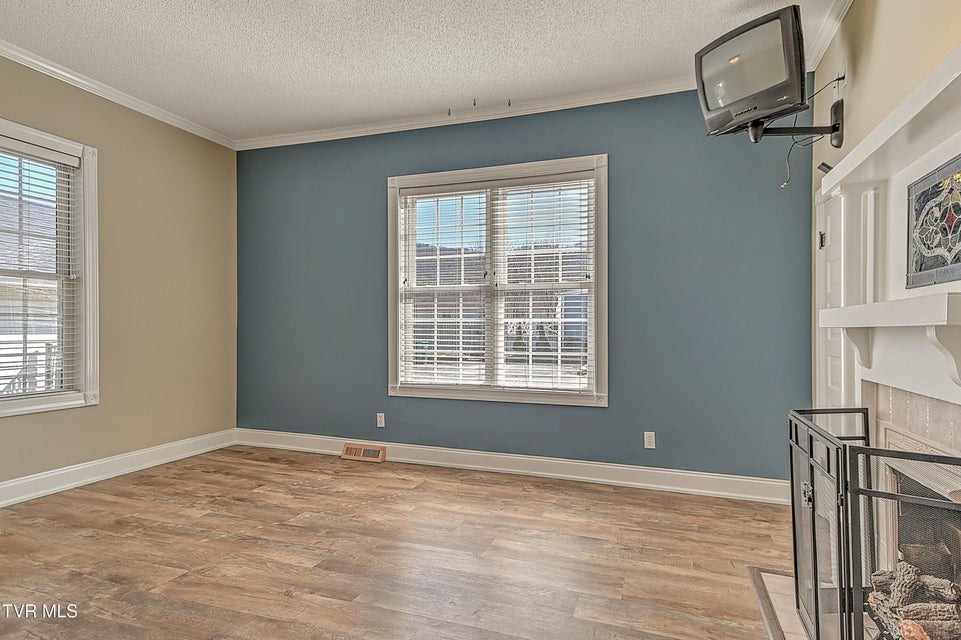 Photo #8: 429 Love Street