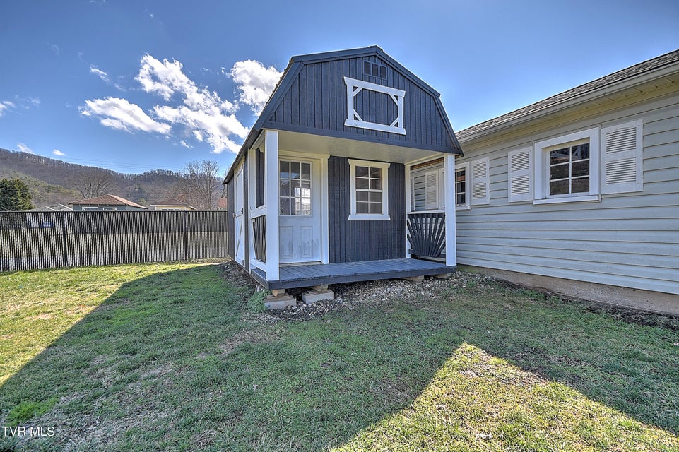 Photo #30: 429 Love Street