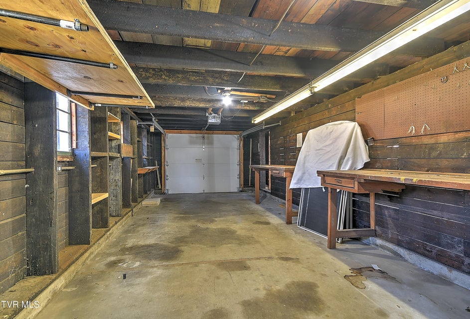 Photo #34: 429 Love Street