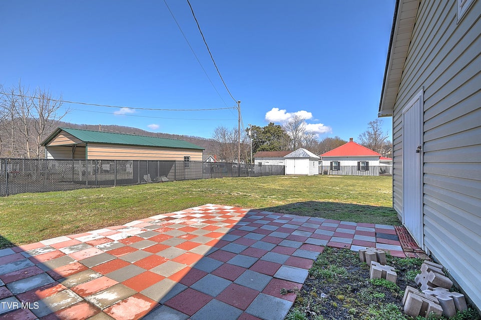 Photo #27: 429 Love Street