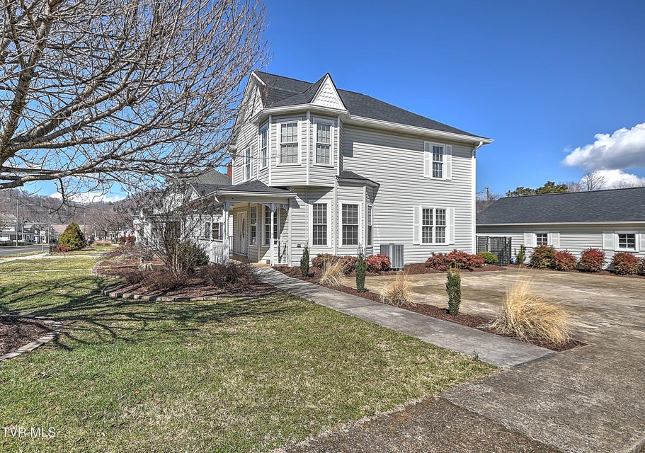 Photo #36: 429 Love Street