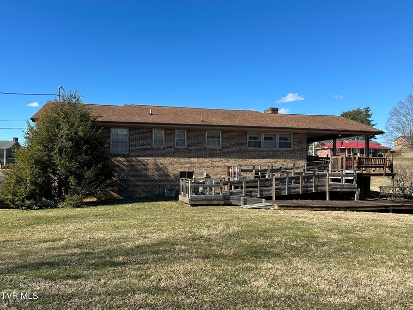 Photo #7: 533 Monte Vista Drive