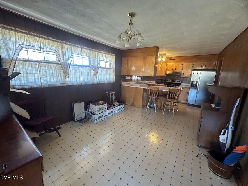 Photo #28: 533 Monte Vista Drive