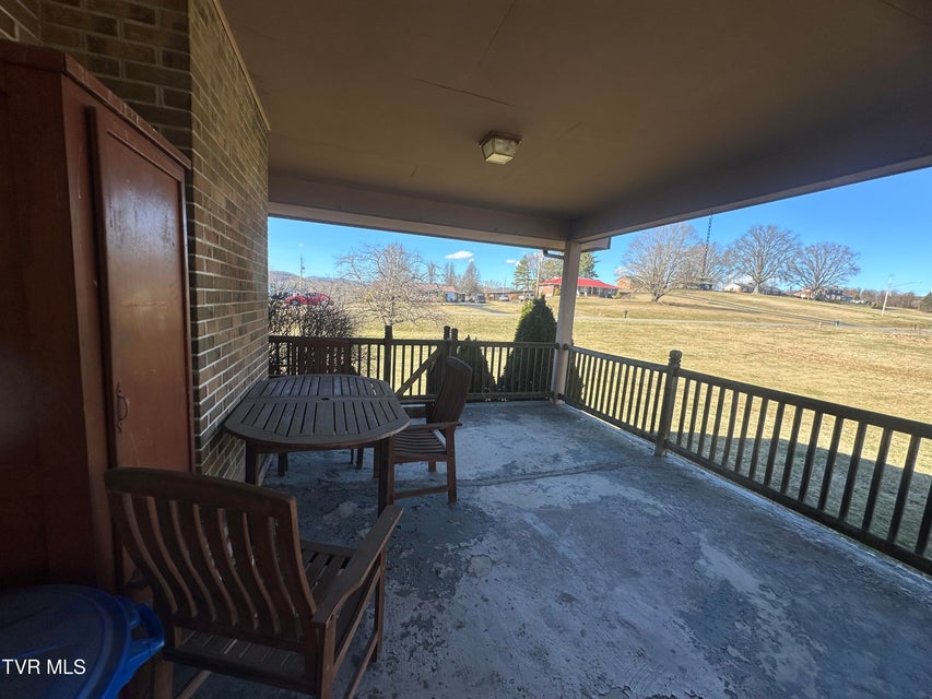 Photo #30: 533 Monte Vista Drive