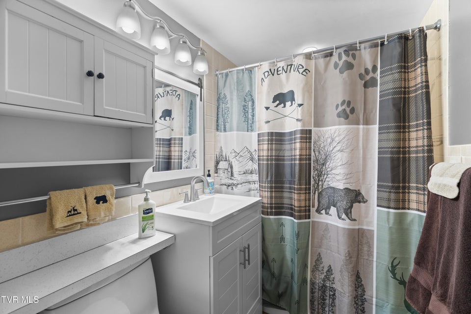 Photo #18: 1824 Oriole Road