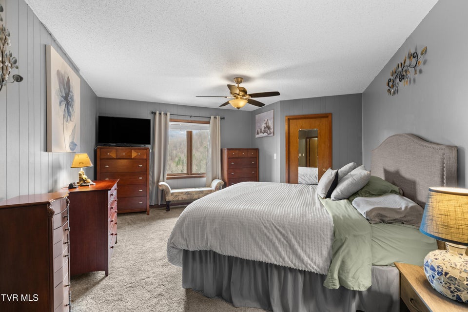 Photo #13: 1824 Oriole Road