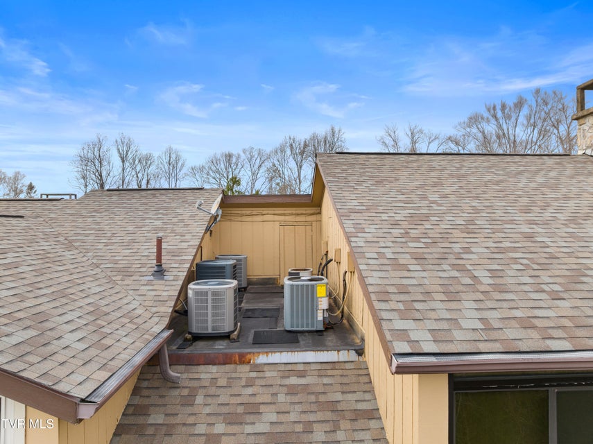 Photo #26: 1824 Oriole Road