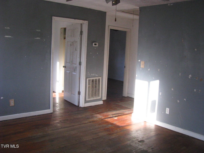 Photo #4: 129 Fredrick Street