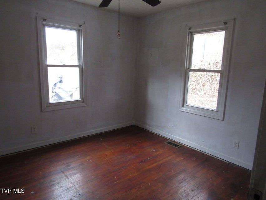 Photo #11: 129 Fredrick Street