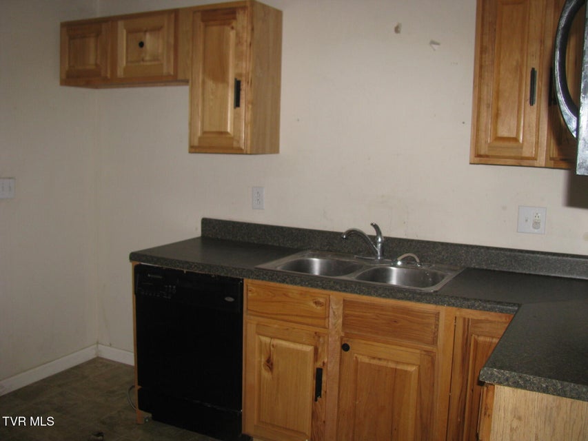 Photo #17: 129 Fredrick Street