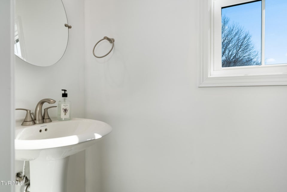 Photo #11: 1072 Riddle Ridge