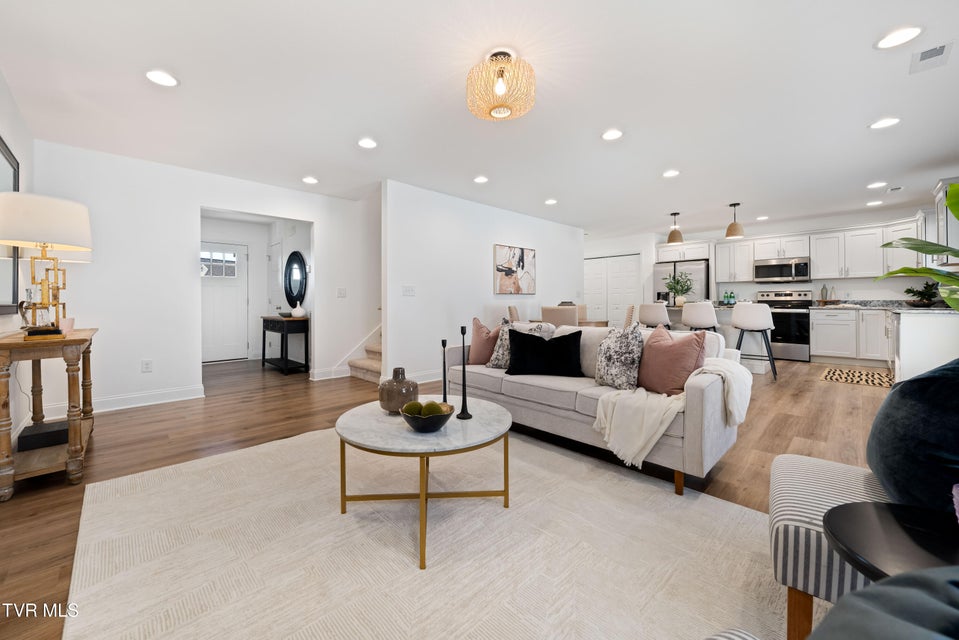 Photo #15: 1072 Riddle Ridge