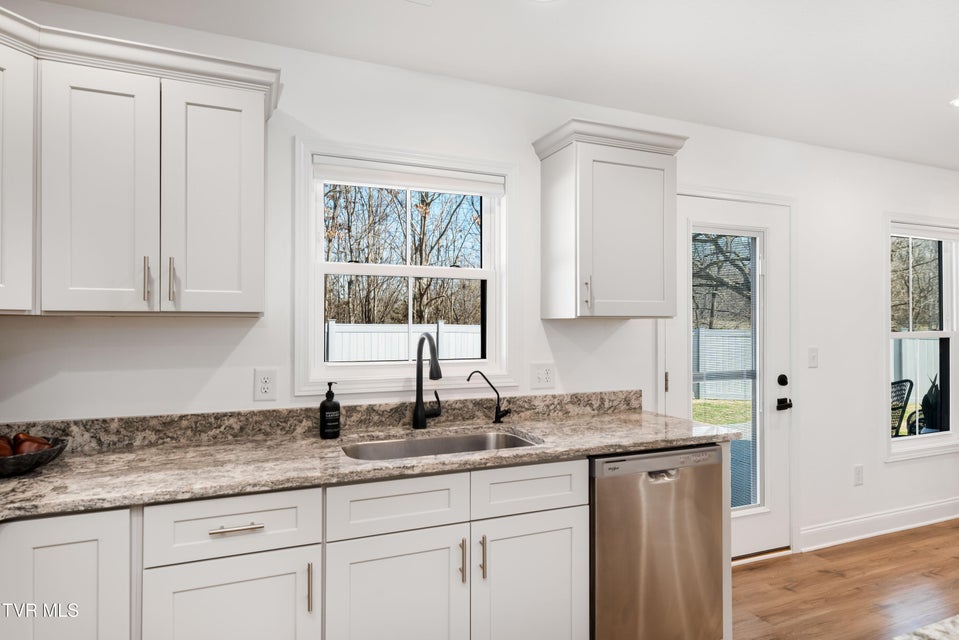 Photo #21: 1072 Riddle Ridge