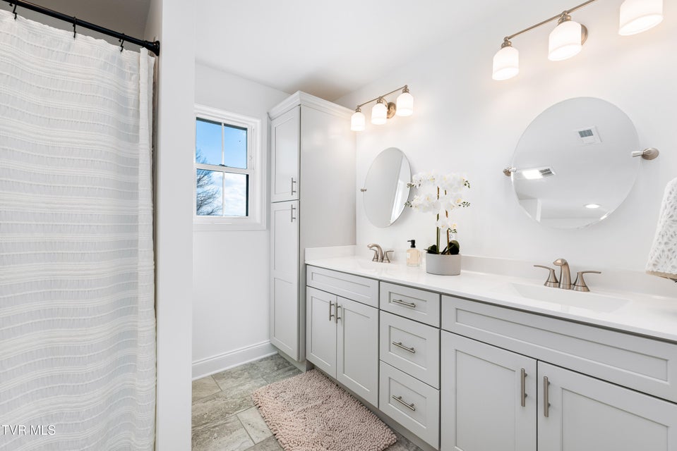 Photo #27: 1072 Riddle Ridge