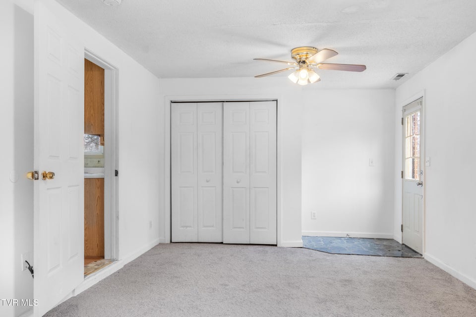 Photo #5: 481 Riverview Drive