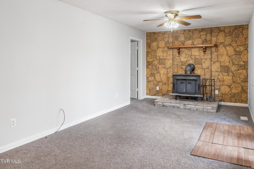 Photo #16: 481 Riverview Drive