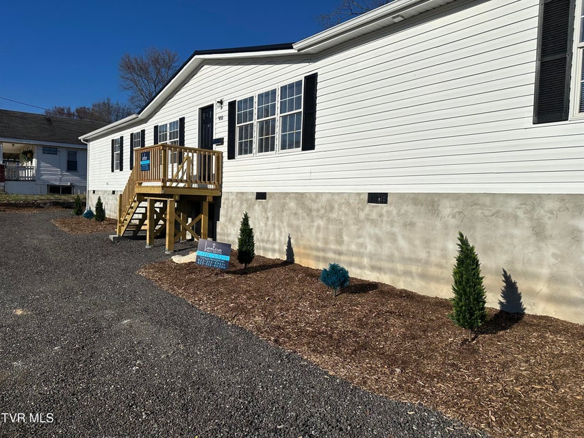 Photo #42: 931 Riverside Avenue