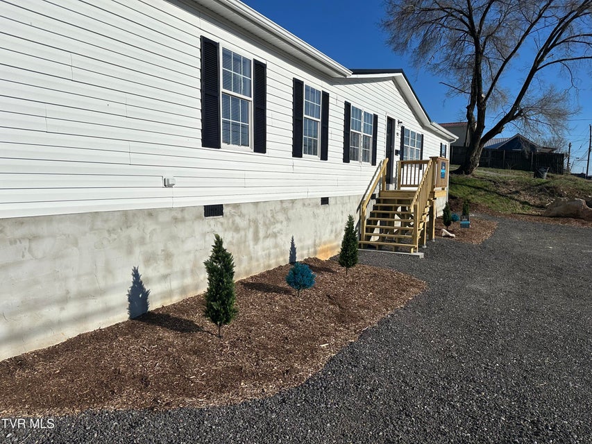 Photo #45: 931 Riverside Avenue