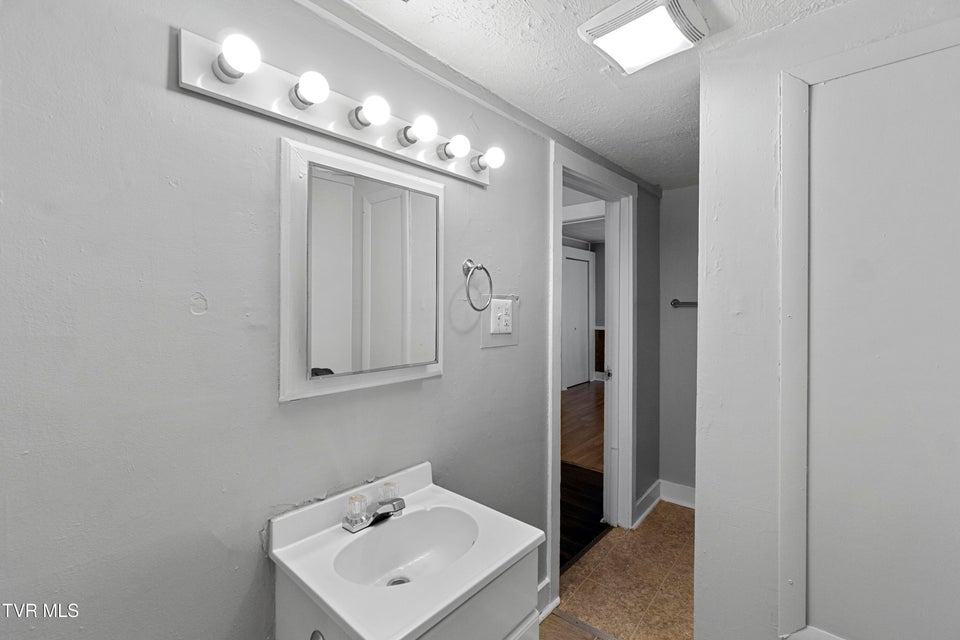 Photo #22: 1008 Boone Street